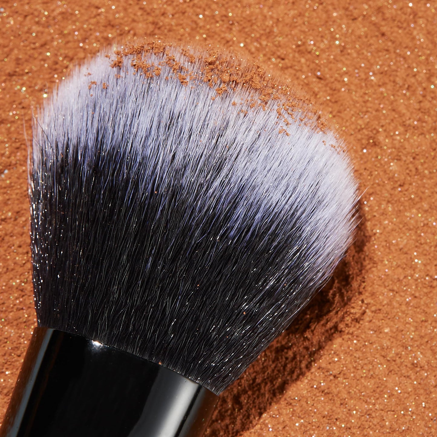 e.l.f. Flawless Face Brush, Synthetic Make-up Brush for Contour & Definition, Great for Powder, Blush & Bronzer, Vegan & Cruelty-Free